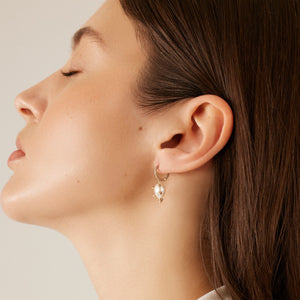 Edgy Perla Hoop Earring