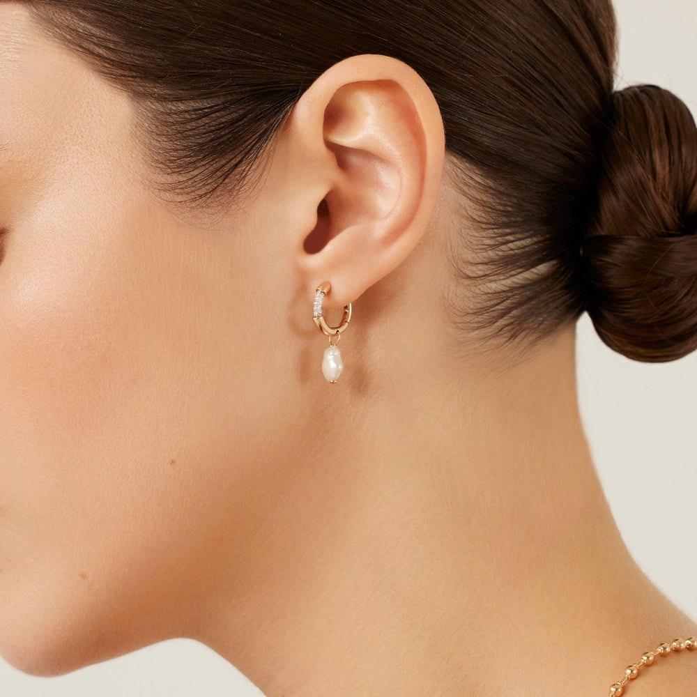 Wanderlust Perla Hoop Earring