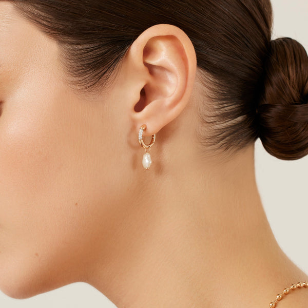 Wanderlust Perla Hoop Earring